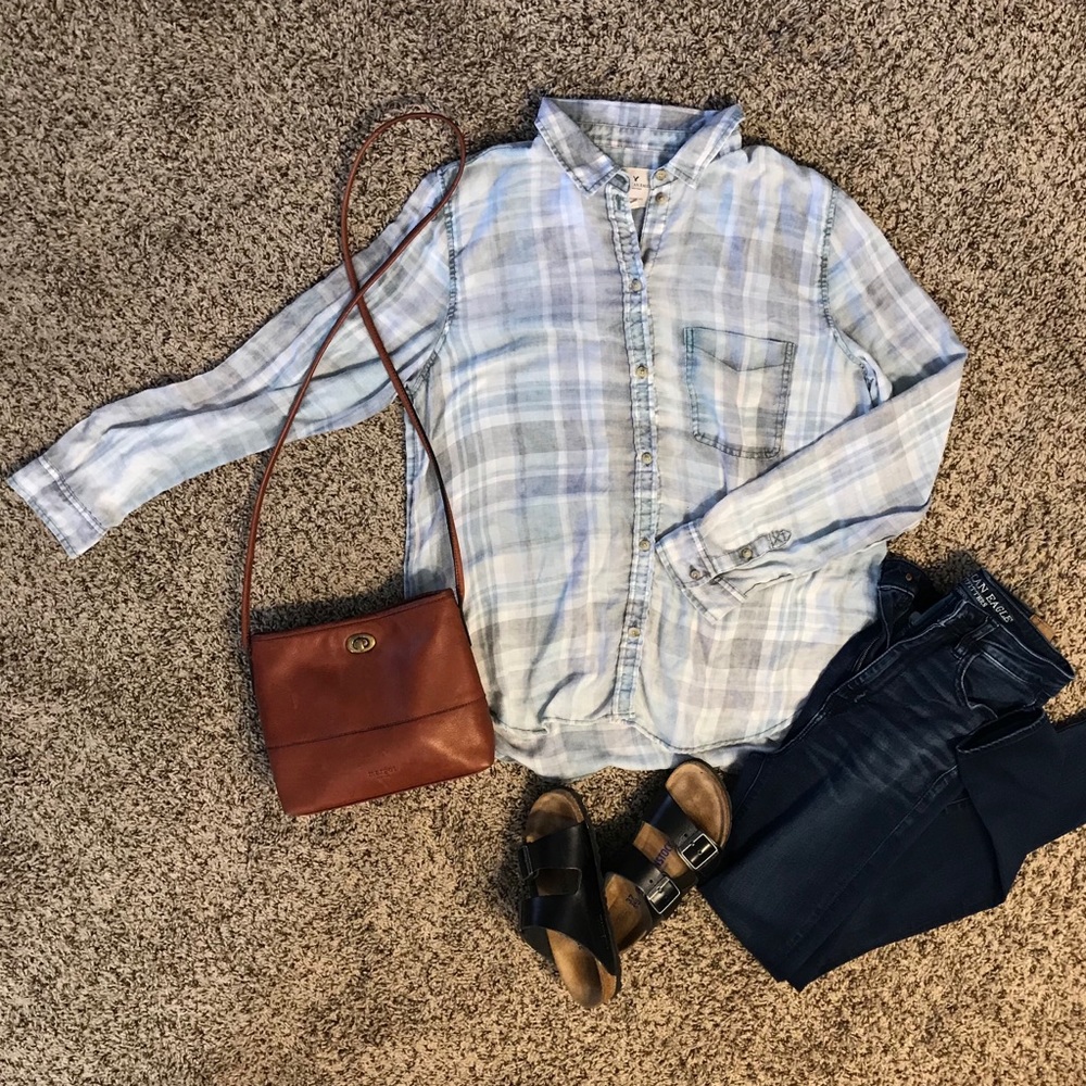 American Eagle XL Lightweight Plaid Button Up